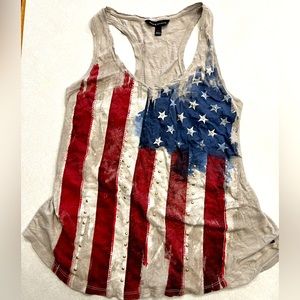 Woman’s flare tank top.